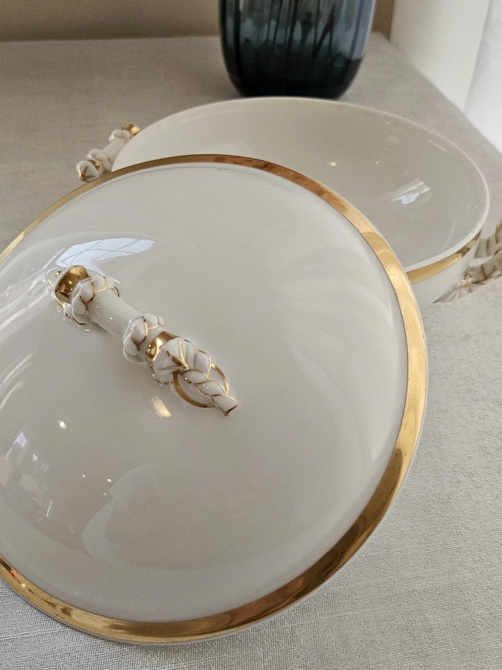 Haviland & Limoges & Co Covered Serving Bowl Ceramic Tureenn Etched Gold Handles